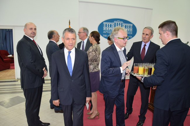 327490027-aj_izl_bg_otava_otv_09_b